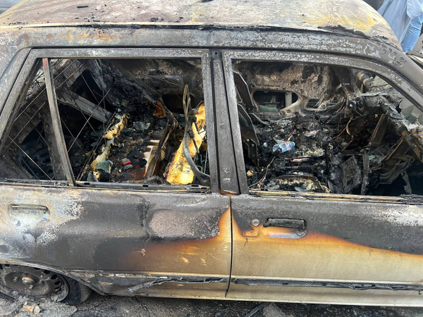 آتش به جان چند خودرو در خیابان مولوی افتاد