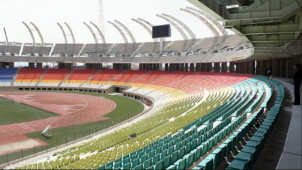 مصرف گل و حشیش در ورزشگاه نقش جهان اصفهان !