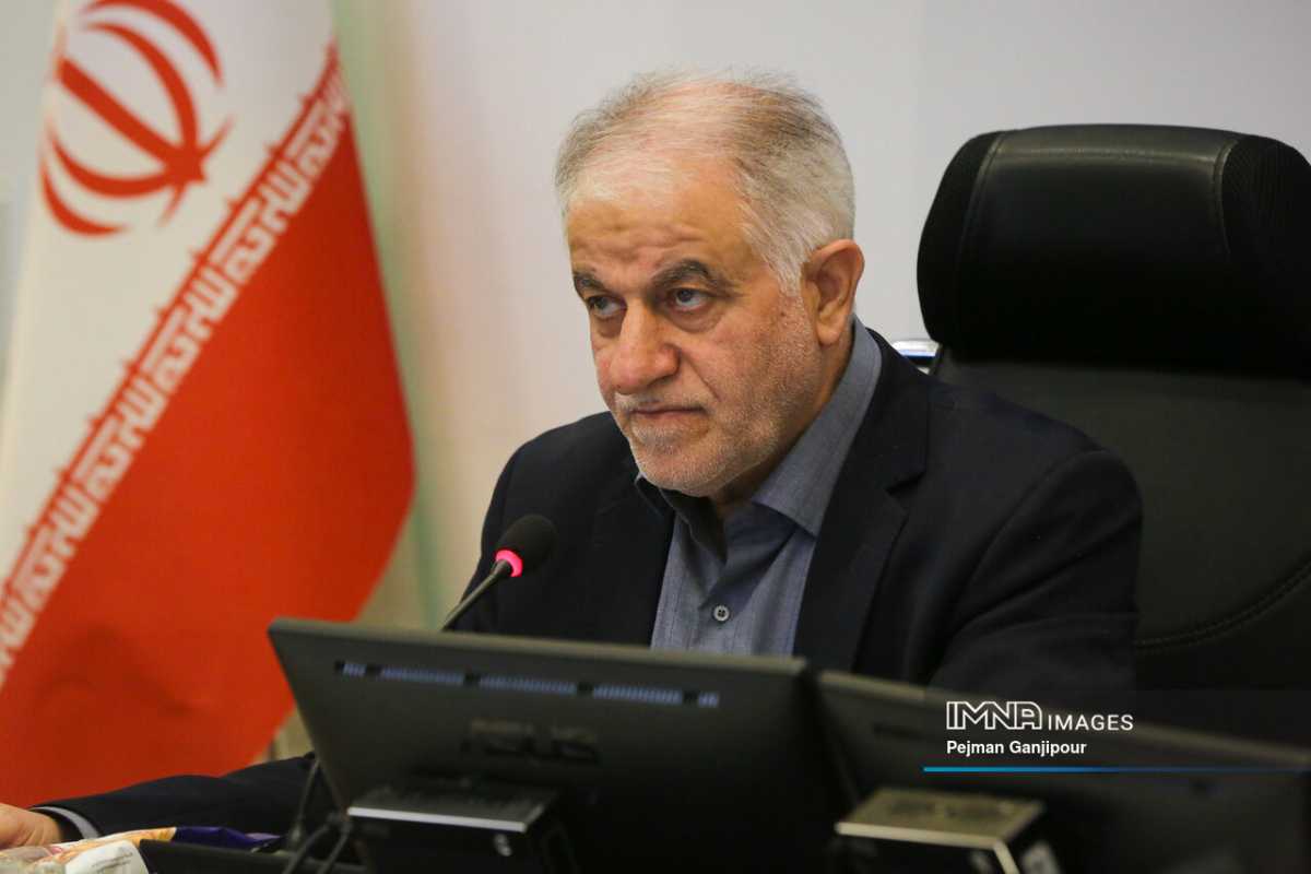 رئیس شورای شهر اصفهان: اصفهان آماده پذیرش خودروهای برقی می‌شود