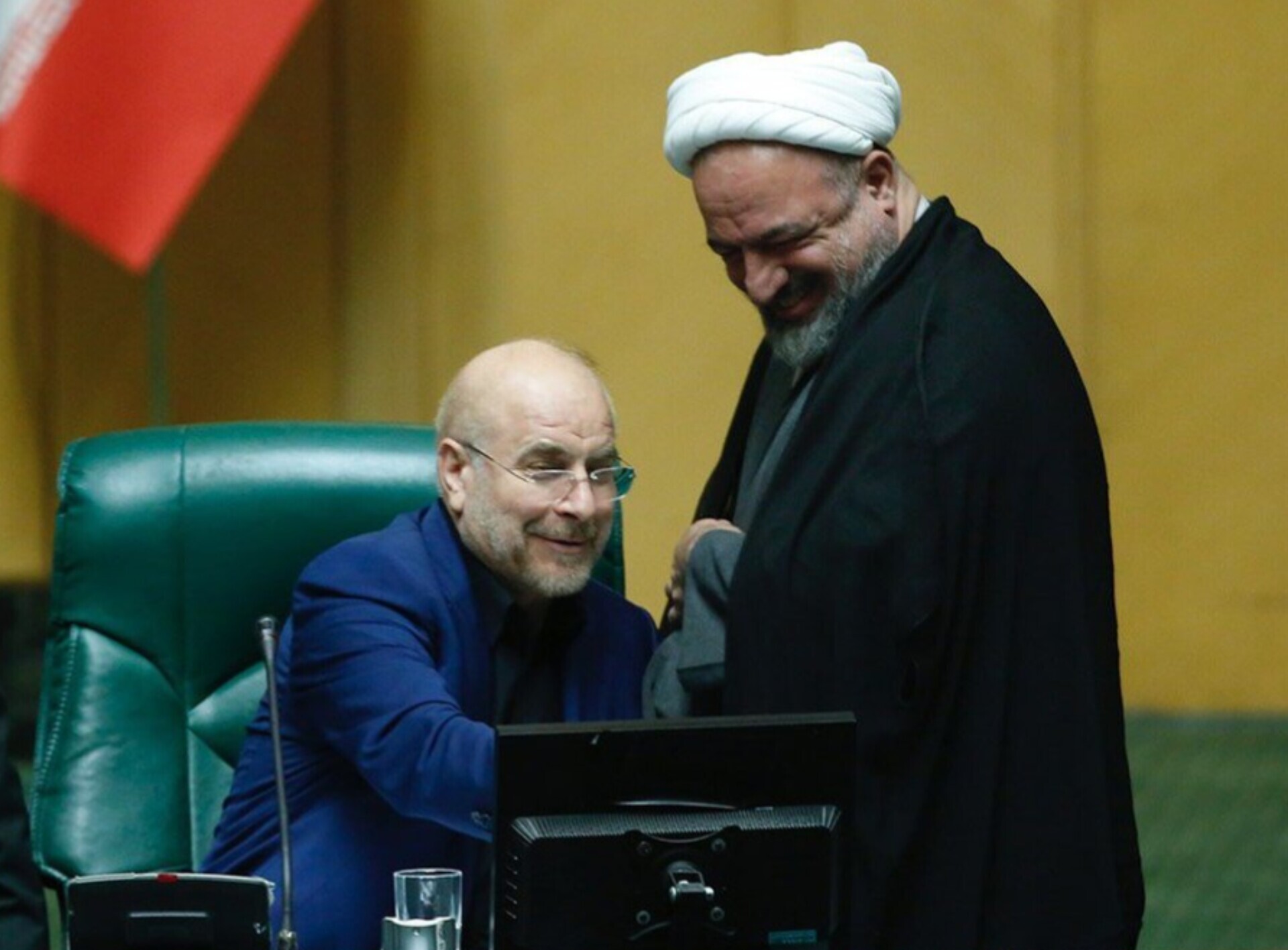 رسایی: قانون نباید فقط برای بدبخت و بیچاره‌ها باشد!/ هیئت‌رئیسه آیین‌نامه را اجرا کند