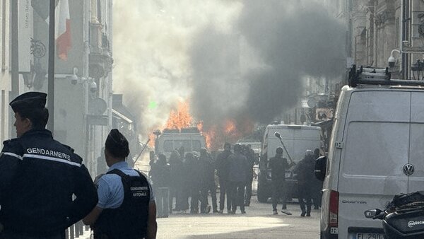 انفجار و آتش سوزی پاریس را شوکه کرد