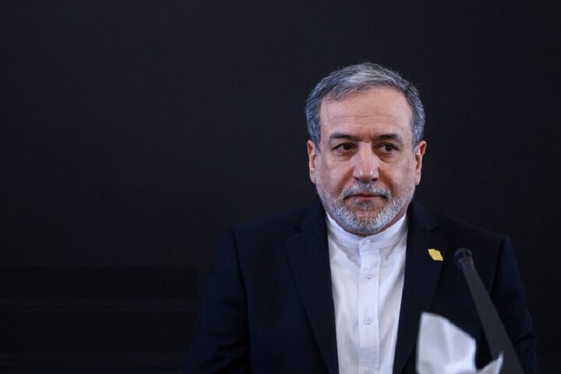 رایزنی تلفنی عراقچی با همتای مصری خود