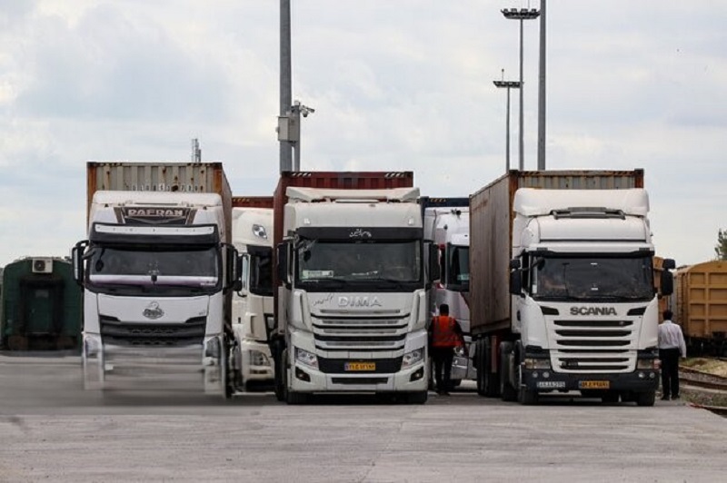 توزیع روغن و لاستیک دولتی برای کامیونداران پایتخت شروع شد