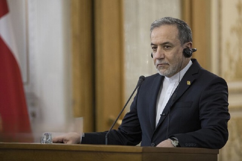 عراقچی: تهدید آمریکا برای حمله به ایران نشانه همکاری با اغتشاشگران است