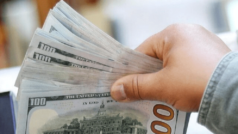 دلار در آستانه ورود به نرخ‌های پایین ۱۲۰ هزار تومان