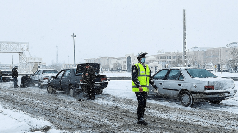 کدام جاده‌ها بر اثر بارش برف مسدودند؟