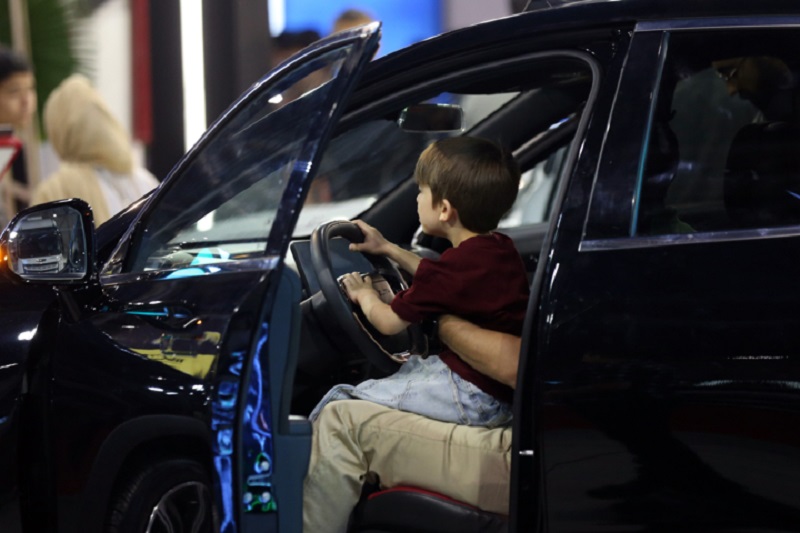 رئیس اتحادیه نمایشگاه‌داران و فروشندگان خودرو تهران:خریداران خودرو مراقب حواله و خالی فروشی دلالان باشند