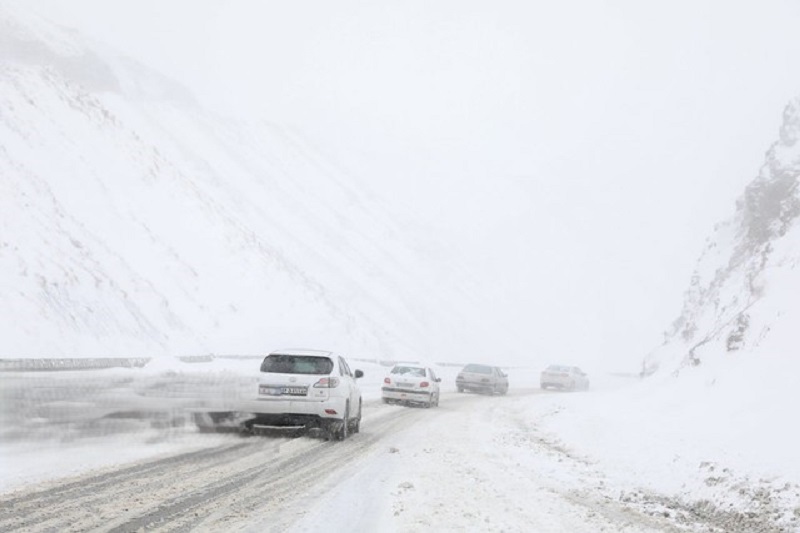 چالوس و آزادراه راه تهران- شمال همچنان مسدود است