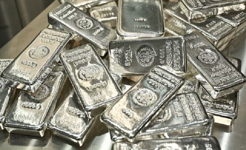 قیمت نقره به بالای ۱۰۰ دلار افزایش یافت