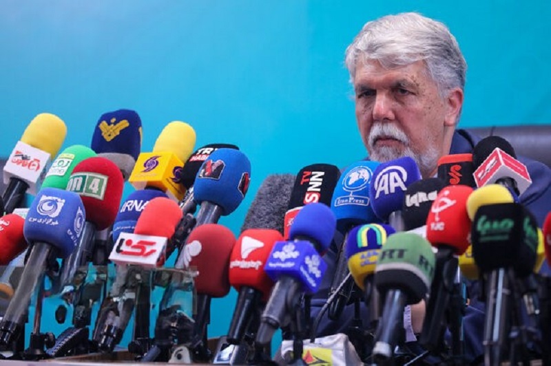 وزیر ارشاد: بودجه تئاتر کاهش نیافته و پرونده هنرمندان در حال پیگیری است