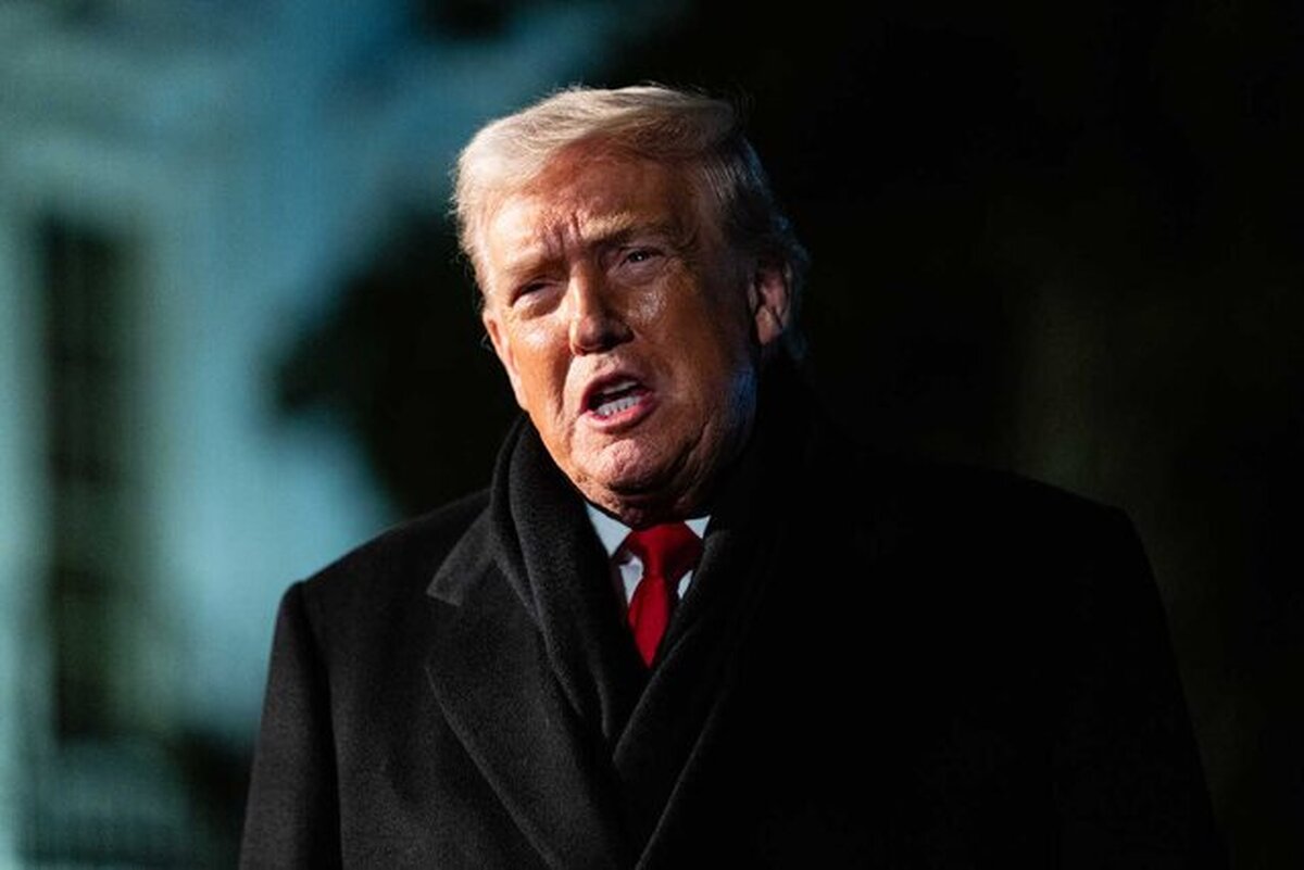 ادعای سی ان ان:  ترامپ در حال بررسی گزینه‌هایش است و نشانه‌ای از اتخاذ تصمیم نهایی درباره ایران نیست/ ترامپ تهدید کرده اگر تهران مسیرش را تغییر ندهد مداخله می‌کند