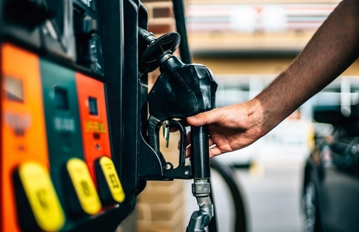 بازنگری مصوبه دولت؛ سهمیه بنزین با کارت اضطراری فصلی شد