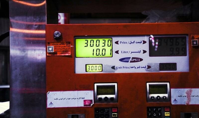 جزئیات تازه‌ای درباره نحوه تخصیص کارت‌های هوشمند سوخت/ سهمیه یارانه‌ ای چرا فقط به یک خودرو بنزینی تعلق می‌گیرد؟