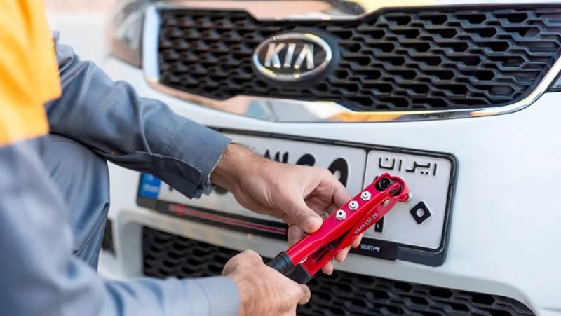 بنزین ۵ هزار تومانی مالکان خودرو را به مراکز شماره‌گذاری کشاند