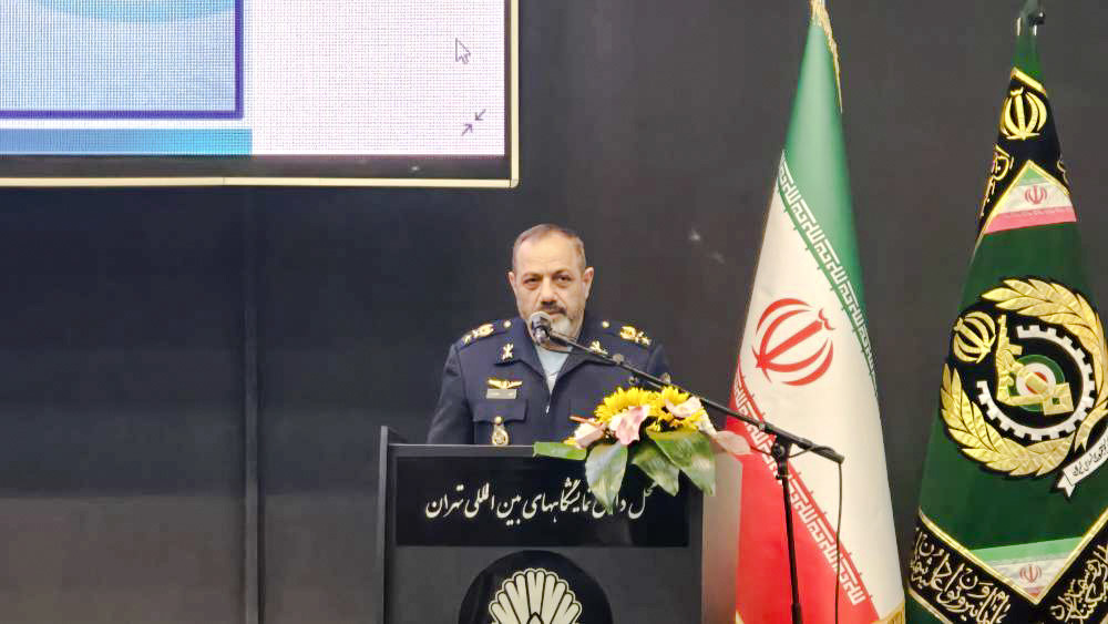 وزیر دفاع: می‌خواهیم یکی از ابرقدرت‌های فضا در آینده باشیم