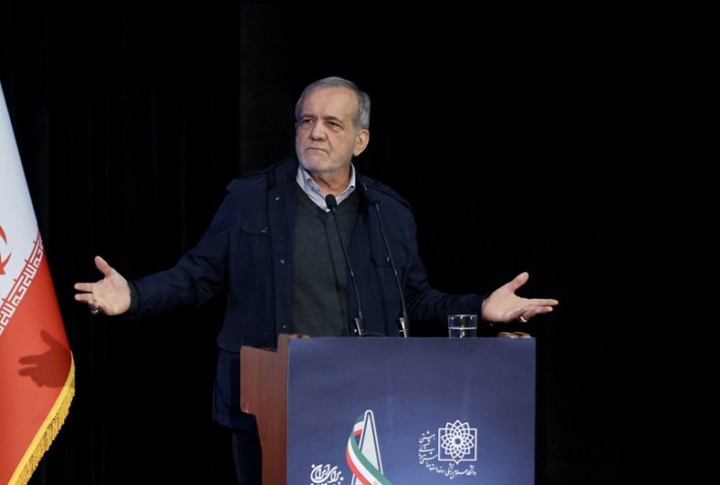 پزشکیان: عدالت در توزیع ارز و بنزین باید اجرا شود/ بودجه سال آینده تنها ۲ درصد رشد می‌کند/ دولت، مجلس و بانک‌ها عامل اصلی تورم هستند