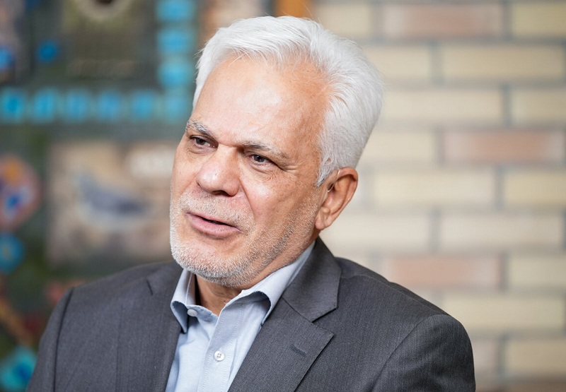 سردار طلایی: شخصاً دوست دارم خانواده‌ام با چادر باشند