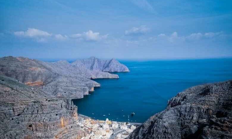 نمایان شدن کوه‌های کمزار عمان از جزیره قشم  + فیلم