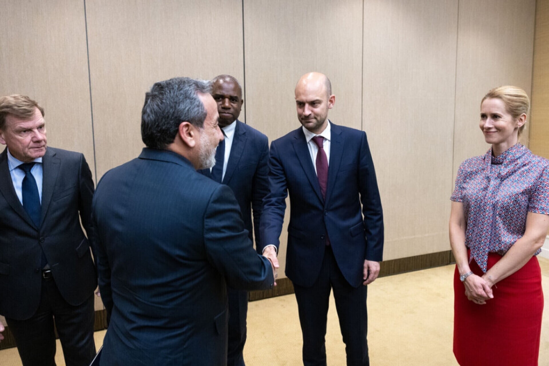 پاریس خبر داد:  دیدار وزرای خارجه ایران و فرانسه / درباره برنامه هسته‌ای گفت‌وگو  می‌کنیم