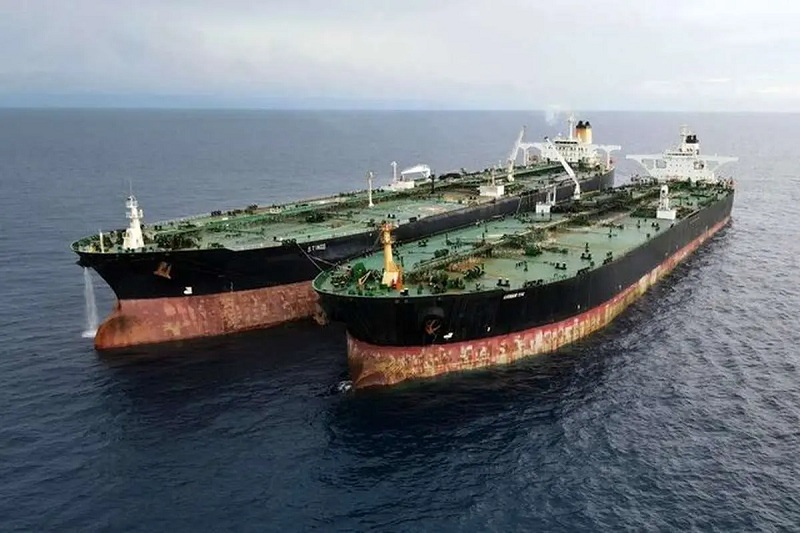 حراج ابرنفتکش ایرانی آرمان ۱۱۴ در اندونزی