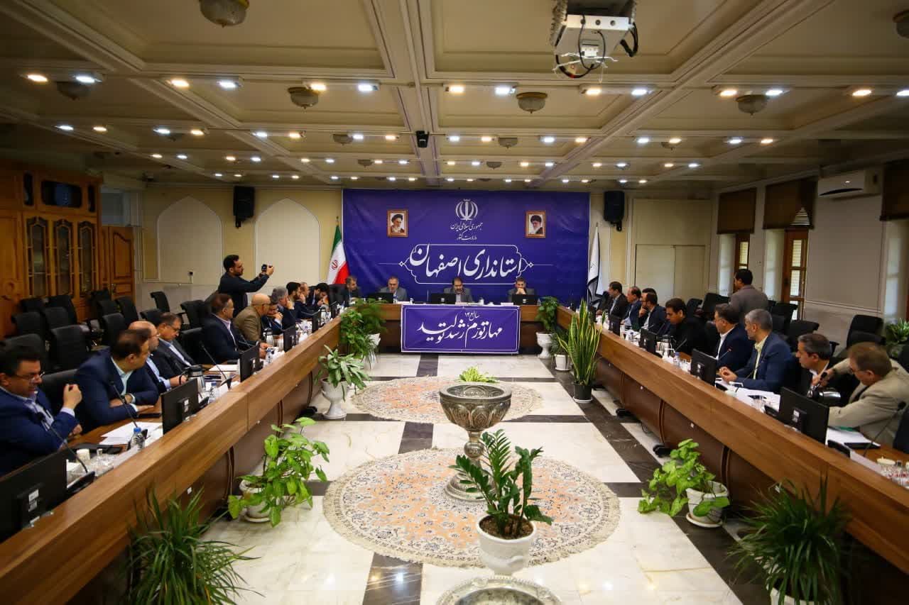 نشست فوق‌العاده‌ای در اصفهان برای مدیریت بحران تب برفکی با حضور مقامات کشوری برگزار شد