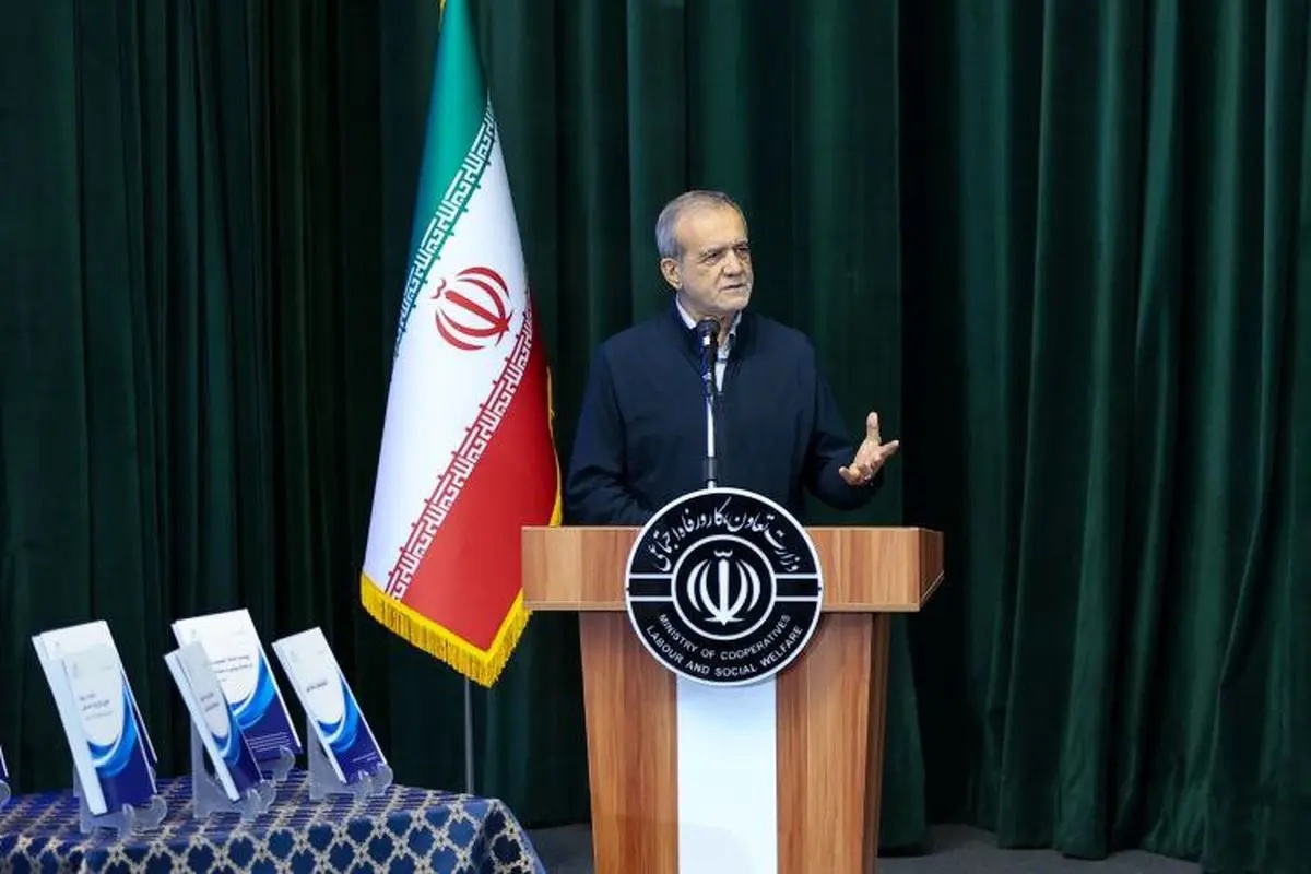 پزشکیان: زن می‌تواند آینده کشور را ترسیم و مردان توانمند را تربیت کند/ با وجود چهار فرزند، من و همسرم جزو برترین‌های تخصصی بودیم