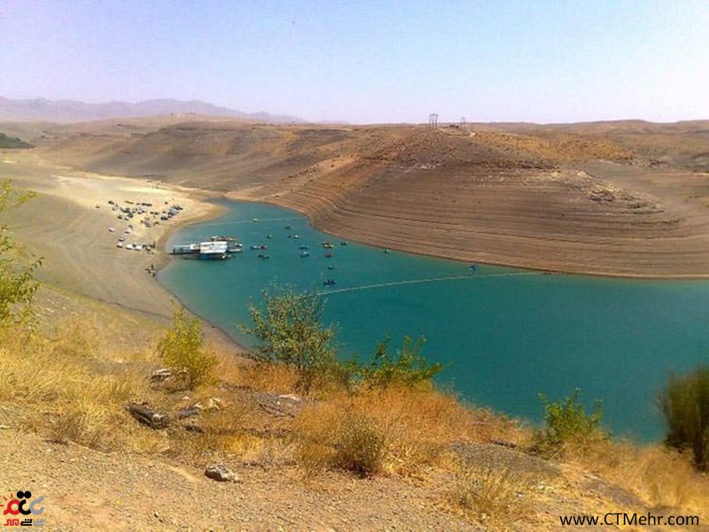 یخ زدگی کم سابقه در دریاچه سد زاینده رود + فیلم