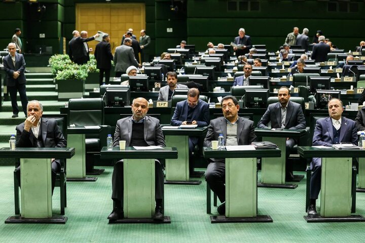 جلسه غیرعلنی مجلس برای بررسی ۵ موضوع اساسی کشور؛ ۲.۵ میلیارد دلار برای ارائه کالابرگ در ۳ ماهه پایانی سال اختصاص یافت