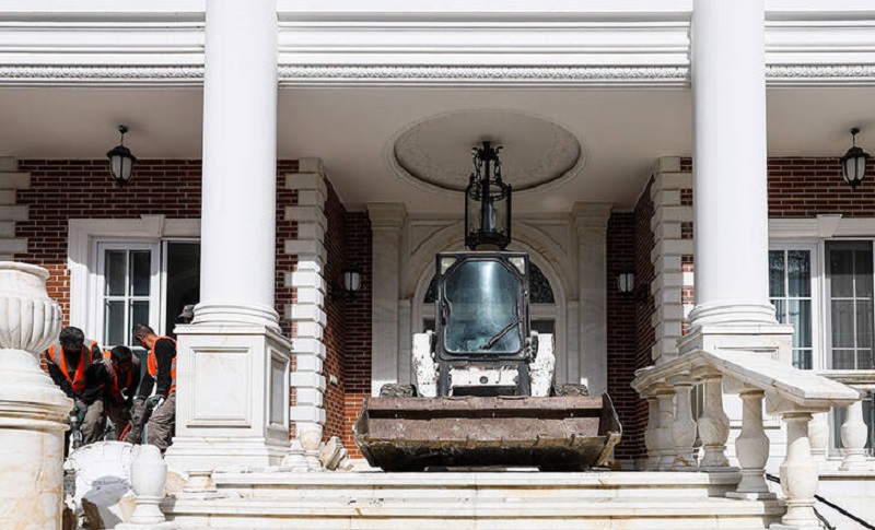 تخریب ابر ویلای علی انصاری در حاشیه رود کرج + فیلم