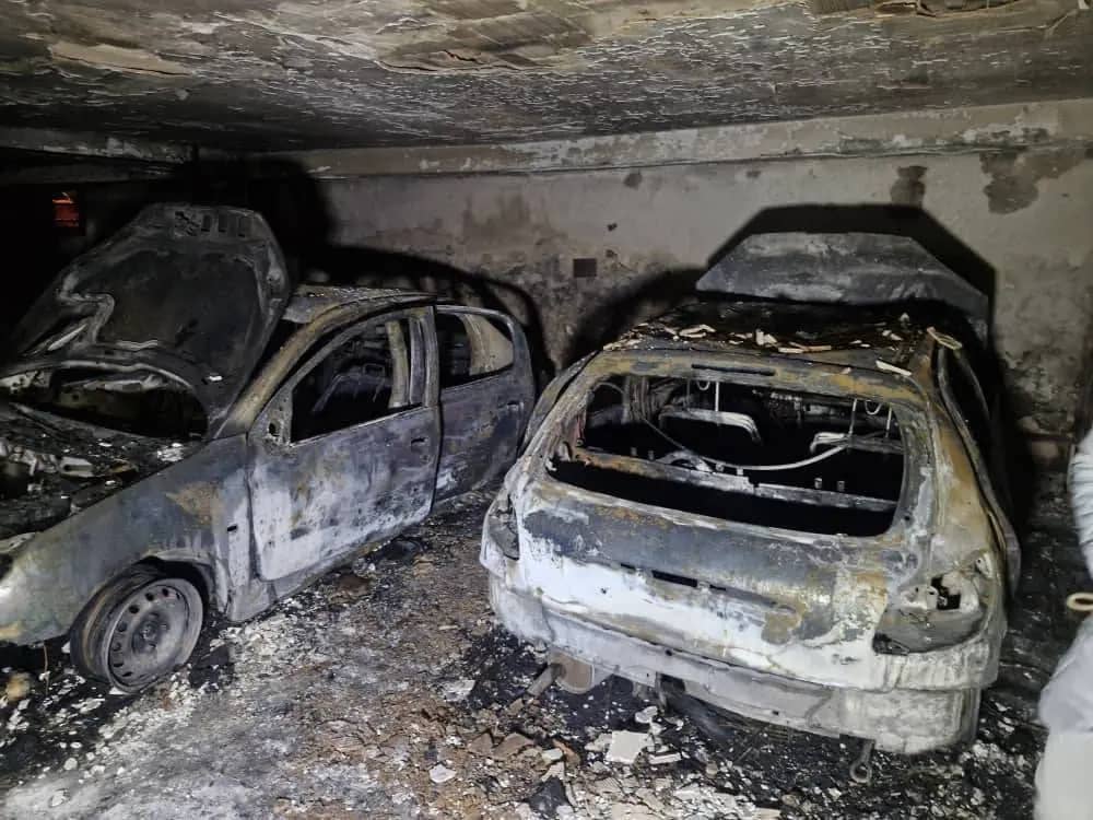 آتش‌ سوزی مهیب در پارکینگ شش‌ طبقه 8 خودرو را خاکستر کرد + فیلم