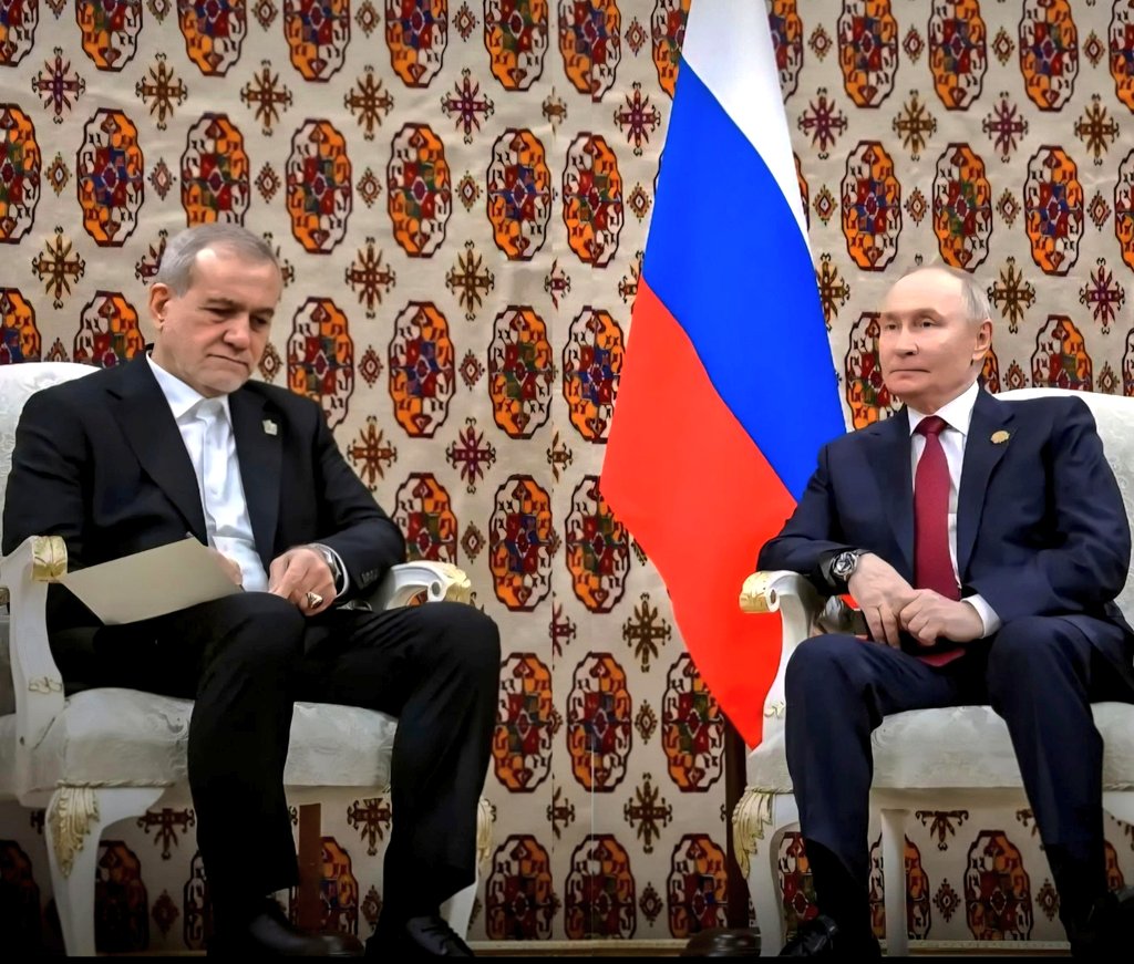 یادداشت برداری پزشکیان زمان حرف زدن پوتین جنجالی شد + فیلم