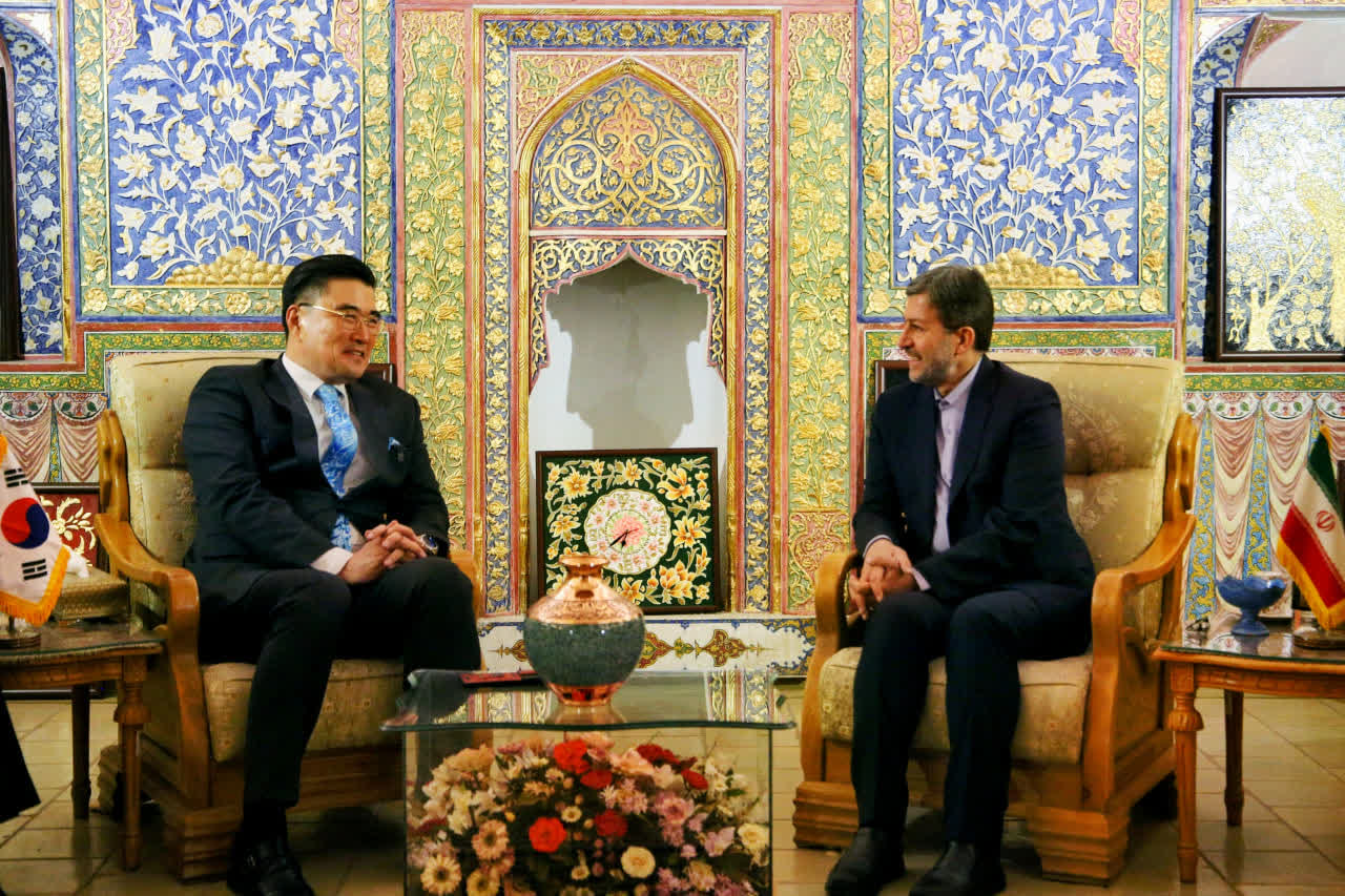 استاندار اصفهان مطرح کرد:  احیای مسیر ابریشم با همکاری اصفهان و کره جنوبی