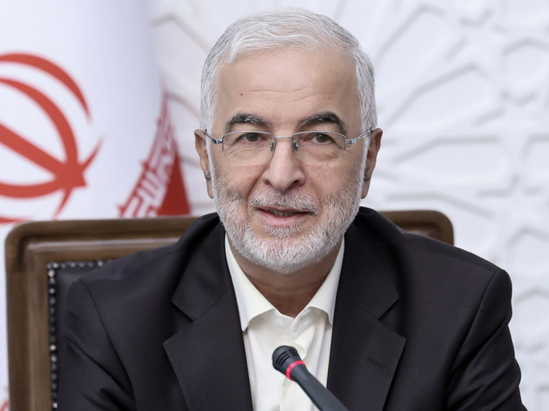 وزیر کشور: انتظار ۶ میلیون نفر برای کارت ملی قابل پذیرش نیست/ کاهش جمعیت ایران تا سال ۱۴۸۰ به زیر ۴۰ میلیون نفر می‌رسد